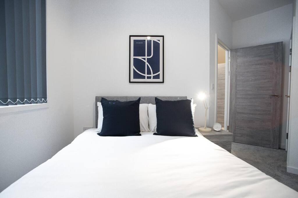 Bayard Apartments City Centre 2 Bedroom Apartment Peterborough Bagian luar foto